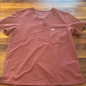 Figs One Pocket Scrub Top- Dark Cherry